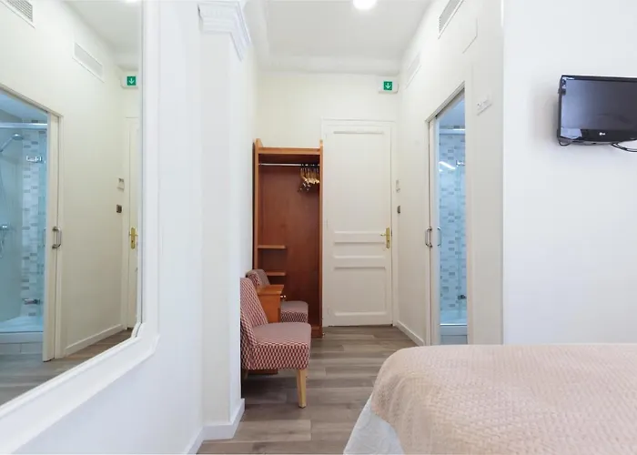 Πανσιόν Oliva 4*