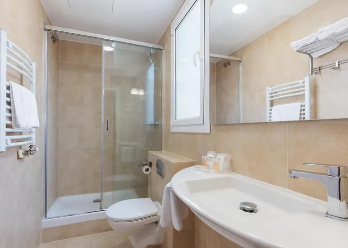 Oliva Πανσιόν 4*