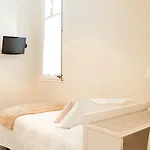 ゲストハウス オスタル オリヴァ 4*
